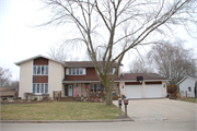 303 FAIRWAY DR, a Contemporary house, built in Columbus, Wisconsin in 1971.