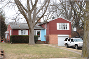 606 HAMILTON ST, a Ranch house, built in Columbus, Wisconsin in 1947.
