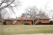 977 WARNER ST 977 WARNER ST, a Ranch house, built in Columbus, Wisconsin in 1957.