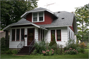 643 LAKE ST 643 LAKE ST, a Bungalow house, built in River Falls, Wisconsin in 1930.