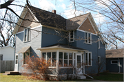 702 W ELM ST 702 W ELM ST, a Gabled Ell house, built in River Falls, Wisconsin in 1900.