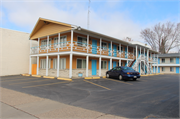 727 BROADWAY, a Contemporary hotel/motel, built in Wisconsin Dells, Wisconsin in 1965.