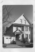 305 N LIVINGSTON ST, a Queen Anne house, built in Madison, Wisconsin in 1895.