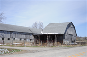 8511 BOLTONVILLE ROAD, a Astylistic Utilitarian Building barn, built in Farmington, Wisconsin in .