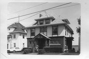 1341 MORRISON ST 1341 MORRISON ST, a American Foursquare house, built in Madison, Wisconsin in 1909.