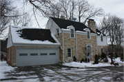 400 WALDO BLVD, a Colonial Revival/Georgian Revival house, built in Manitowoc, Wisconsin in 1935.