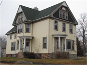 33 N MAIN ST, a Queen Anne house, built in Clintonville, Wisconsin in 1890.