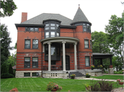 902 S MADISON ST, a Queen Anne house, built in Green Bay, Wisconsin in 1900.