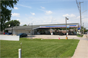 2005 S ONEIDA ST, a Astylistic Utilitarian Building gas station/service station, built in Menasha, Wisconsin in 1970.