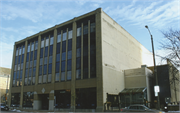 790 N JACKSON ST, a automobile showroom, built in Milwaukee, Wisconsin in 1920.