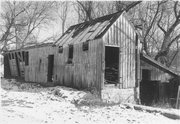 9646 Dunlap Hollow Road, a Astylistic Utilitarian Building corn crib, built in Mazomanie, Wisconsin in .