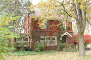724 HOBART PL, a Colonial Revival/Georgian Revival house, built in Beloit, Wisconsin in 1923.