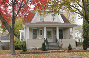 942 CENTRAL AVE, a Second Empire house, built in Beloit, Wisconsin in 1895.