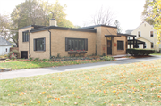 855 SHERWOOD DR NW, a International Style house, built in Beloit, Wisconsin in 1936.