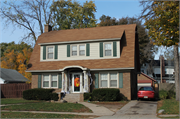 1252 PRAIRIE AVE, a Dutch Colonial Revival house, built in Beloit, Wisconsin in 1927.