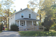 334 KENWOOD AVE, a Craftsman house, built in Beloit, Wisconsin in 1913.