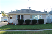 1352 EUCLID AVE, a Ranch house, built in Beloit, Wisconsin in 1961.