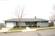 900 W PLEASANT ST, a Ranch house, built in Portage, Wisconsin in 1950.