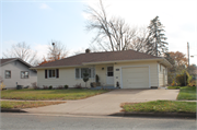 1015 E LEXINGTON BLVD, a Ranch house, built in Eau Claire, Wisconsin in 1959.
