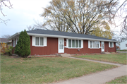 720 & 722 W MACARTHUR AVE 720 & 722 W MACARTHUR AVE, a Ranch duplex/two-flat, built in Eau Claire, Wisconsin in 1966.