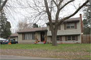 3413 RIVERVIEW DR, a Contemporary house, built in Eau Claire, Wisconsin in 1960.