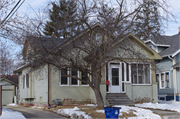 1132 MONROE AVE, a Front Gabled house, built in Racine, Wisconsin in 1928.