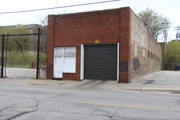 1439 W PIERCE ST, a Astylistic Utilitarian Building industrial building, built in Milwaukee, Wisconsin in 1930.