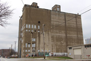 338 S Water St, a NA (unknown or not a building) grain elevator, built in Milwaukee, Wisconsin in 1937.