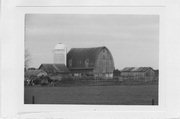 COUNTY HIGHWAY V, N SIDE, .9 M E OF COUNTY HIGHWAY VV, a Astylistic Utilitarian Building barn, built in Lima, Wisconsin in .