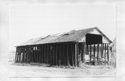 COUNTY HIGHWAY XX AT FOX RIVER, NE SIDE, a Astylistic Utilitarian Building corn crib, built in Berlin, Wisconsin in .