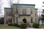 207 E IRVING AVE, a Italianate school – elem/middle/jr high/high, built in Oshkosh, Wisconsin in 1875.