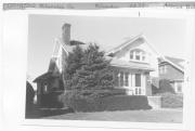 2639 N GRANT BLVD 2639 N GRANT BLVD, a Bungalow house, built in Milwaukee, Wisconsin in 1920.