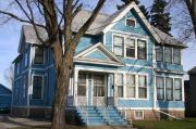 628 JEFFERSON AVE, a Queen Anne house, built in Oshkosh, Wisconsin in 1910.