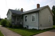 680 W 5TH AVE, a Gabled Ell house, built in Oshkosh, Wisconsin in 1900.