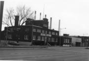 841-849 E WASHINGTON AVE, a Astylistic Utilitarian Building bakery, built in Madison, Wisconsin in 1917.