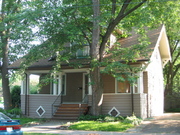 328 N BALDWIN ST 328 N BALDWIN ST, a Bungalow house, built in Madison, Wisconsin in 1915.