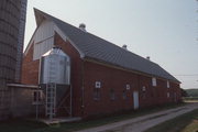 5632 STURGEON BAY RD, a Astylistic Utilitarian Building barn, built in Green Bay, Wisconsin in 1938.