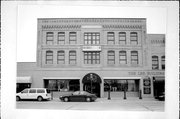 124 N BROADWAY, a Commercial Vernacular hotel/motel, built in De Pere, Wisconsin in 1899.