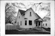 443 N MICHIGAN ST, a Queen Anne house, built in De Pere, Wisconsin in 1903.