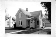 520 N MICHIGAN ST, a Queen Anne house, built in De Pere, Wisconsin in 1886.