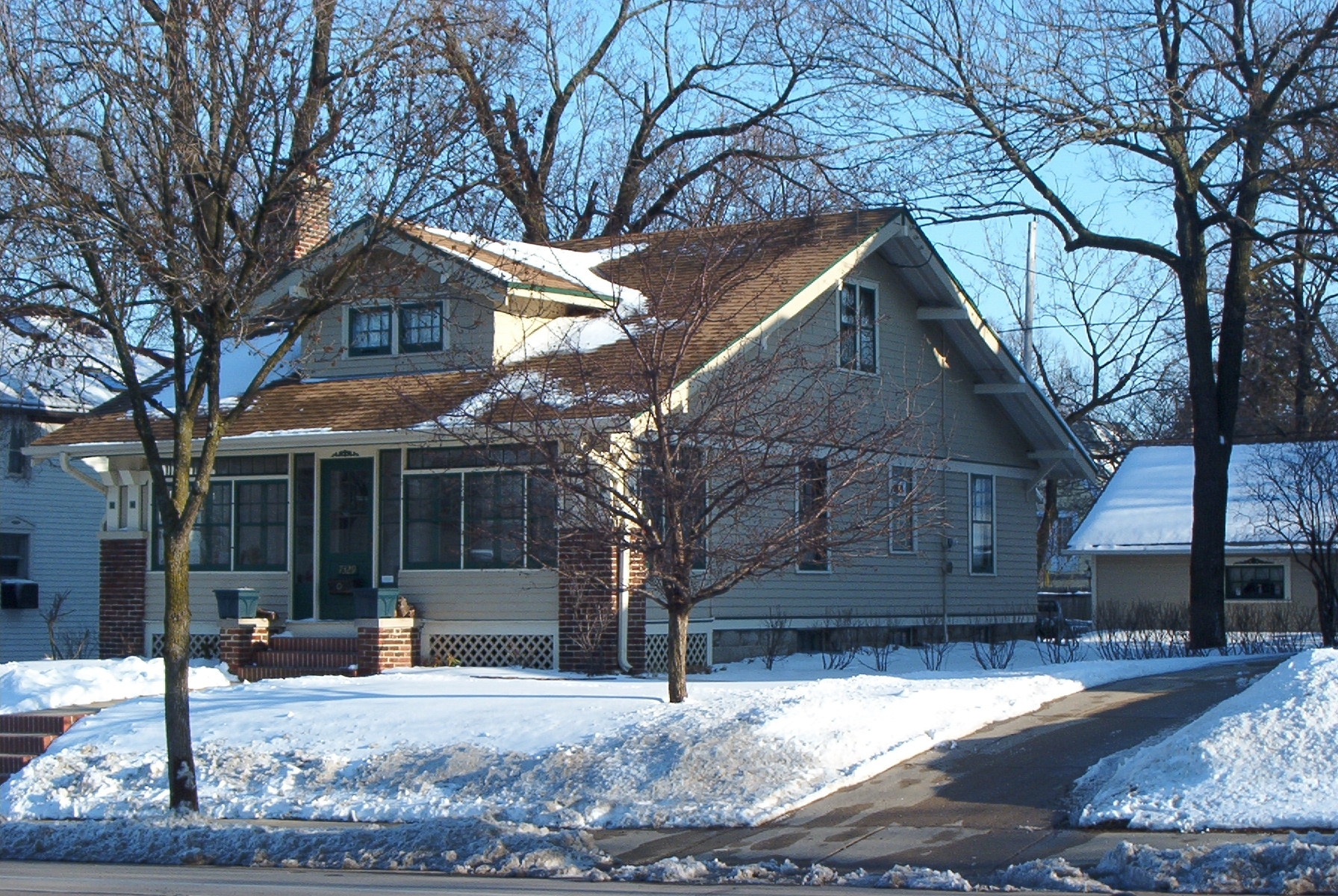 7329 W NORTH AVE, a Bungalow house, built in Wauwatosa, Wisconsin in 1921.