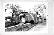 905 12TH AVE, a Quonset house, built in Green Bay, Wisconsin in 1946.