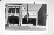 124 N ADAMS ST, a Commercial Vernacular retail building, built in Green Bay, Wisconsin in 1925.