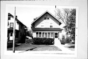 215 N ASHLAND AVE, a Craftsman house, built in Green Bay, Wisconsin in 1911.
