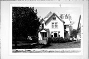122 S ASHLAND AVE, a Queen Anne house, built in Green Bay, Wisconsin in 1900.