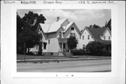 122 S ASHLAND AVE, a Queen Anne house, built in Green Bay, Wisconsin in 1900.