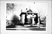 822 BOND ST 822 BOND ST, a American Foursquare house, built in Green Bay, Wisconsin in 1918.