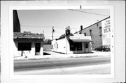 325 N BROADWAY, a Commercial Vernacular small retail building, built in Green Bay, Wisconsin in 1932.