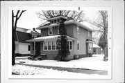 1020 CASS ST 1020 CASS ST, a American Foursquare house, built in Green Bay, Wisconsin in 1918.