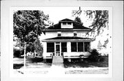 820 N CHESTNUT AVE, a American Foursquare house, built in Green Bay, Wisconsin in 1912.